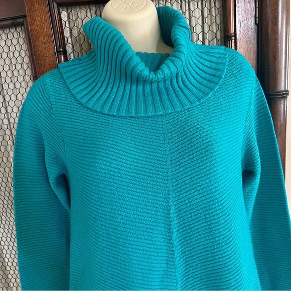 Renuar Turtleneck Sweater - Picture 2 of 5